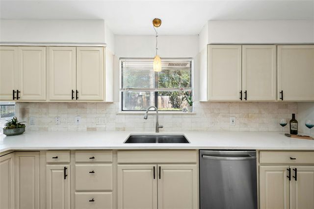 6906 Bayridge TER, Austin, TX 78759