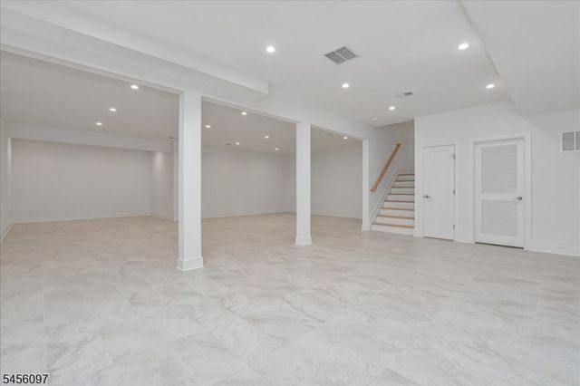 517 Lexington Ave, Cranford Twp., NJ 07016