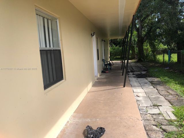 414 NW 15th Way, Fort Lauderdale, FL 33311