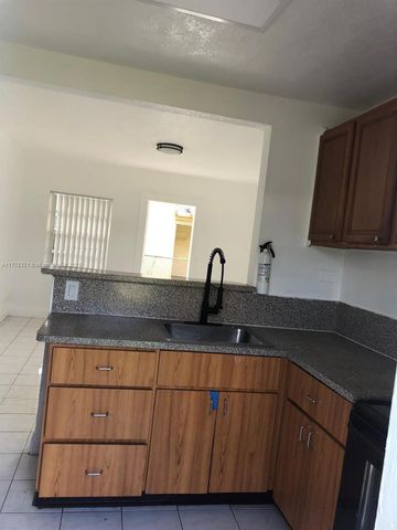 414 NW 15th Way, Fort Lauderdale, FL 33311