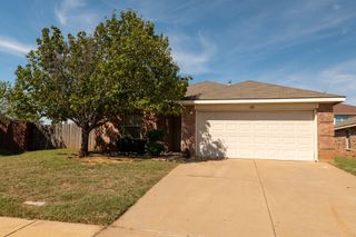 612 Pineview Lane, Fort Worth, TX 76140