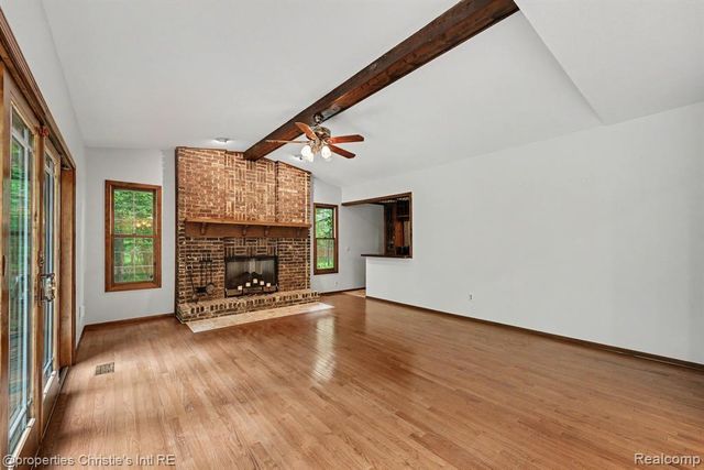393 Eckford Circle, Troy, MI 48085