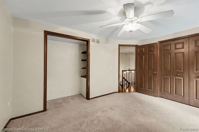 393 Eckford Circle, Troy, MI 48085