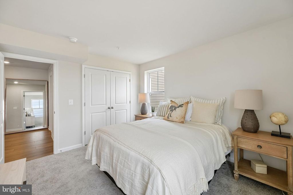 Image 18 of property listing at 9808 STONEHAVEN CT, Waldorf, MD 20601