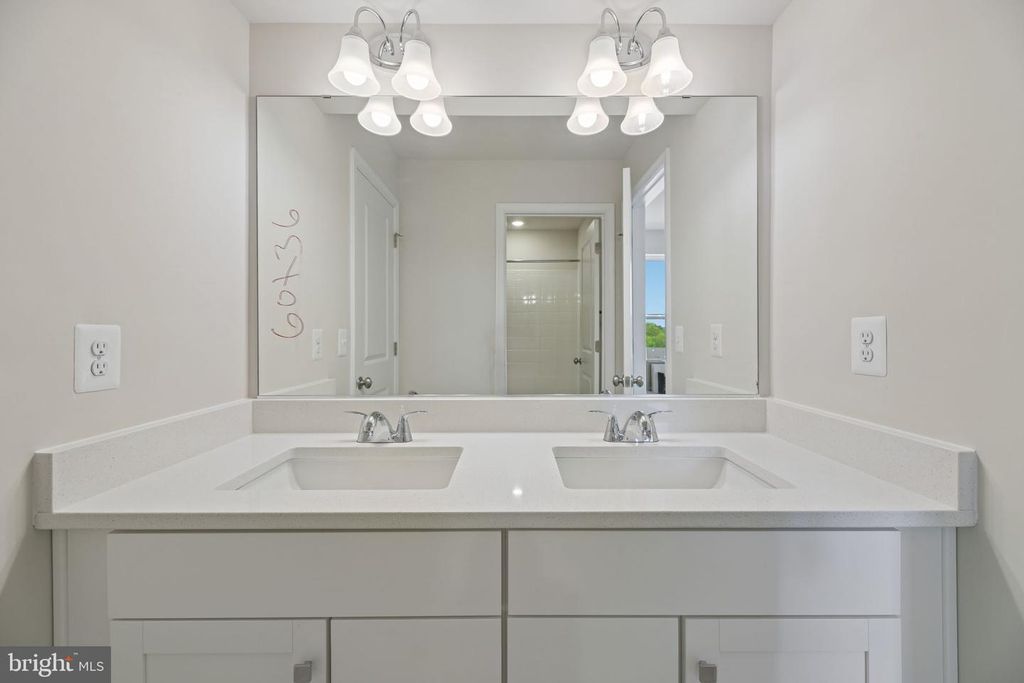 Image 21 of property listing at 9808 STONEHAVEN CT, Waldorf, MD 20601