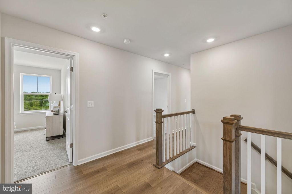Image 29 of property listing at 9808 STONEHAVEN CT, Waldorf, MD 20601
