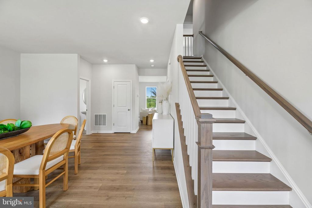 Image 49 of property listing at 9808 STONEHAVEN CT, Waldorf, MD 20601