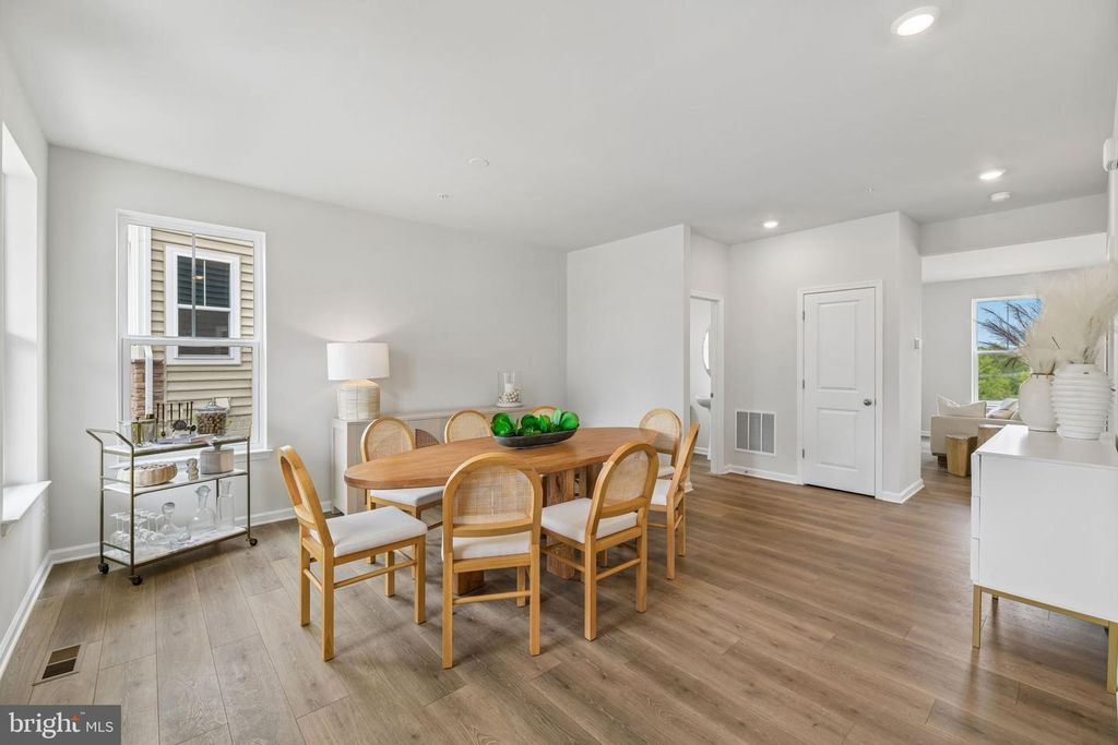 Image 50 of property listing at 9808 STONEHAVEN CT, Waldorf, MD 20601