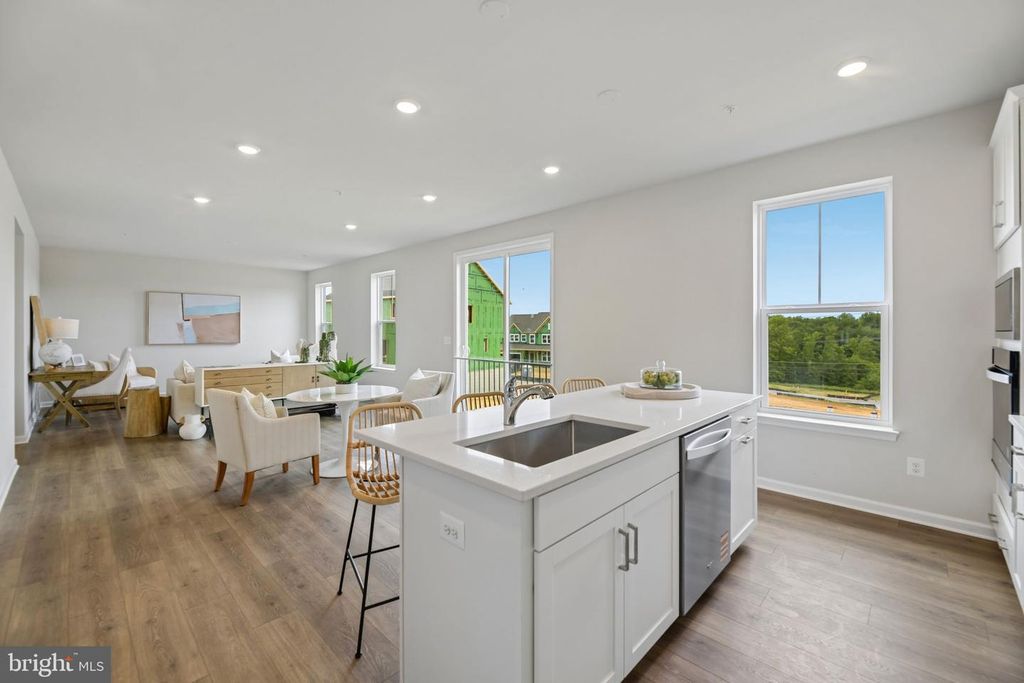 Image 62 of property listing at 9808 STONEHAVEN CT, Waldorf, MD 20601