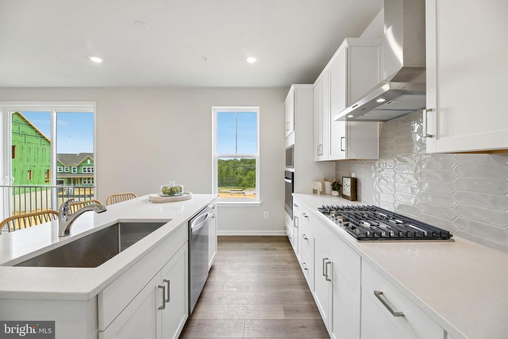 Image 67 of property listing at 9808 STONEHAVEN CT, Waldorf, MD 20601
