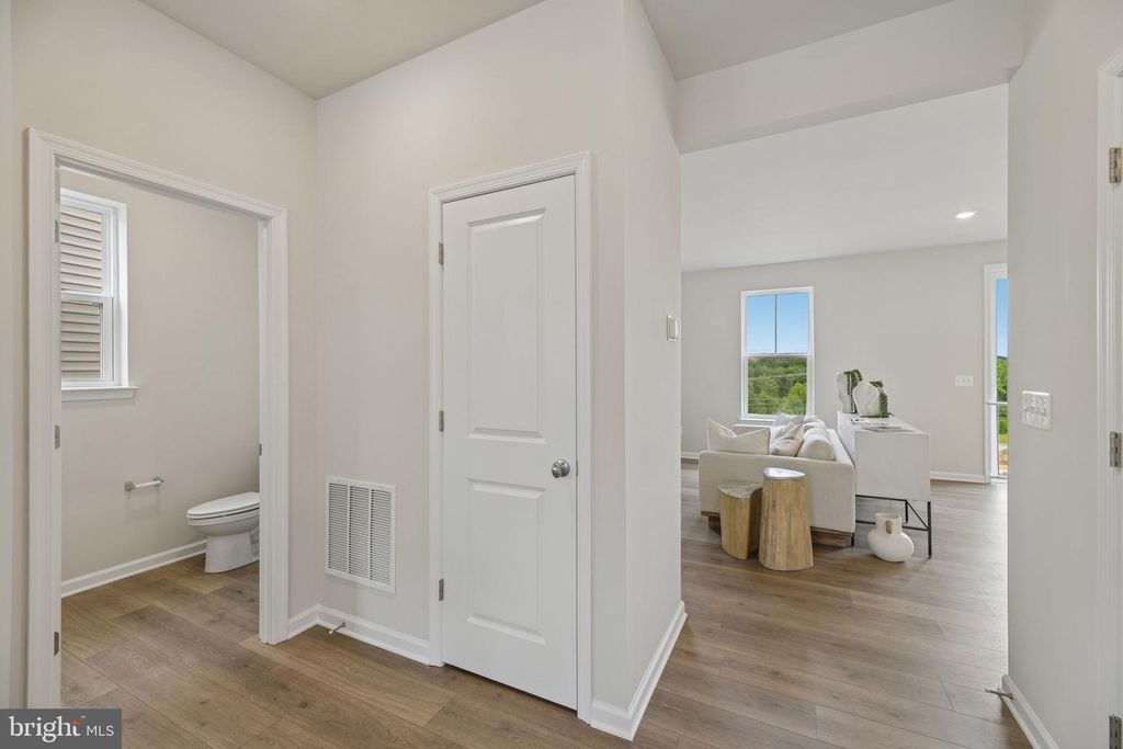 Image 69 of property listing at 9808 STONEHAVEN CT, Waldorf, MD 20601