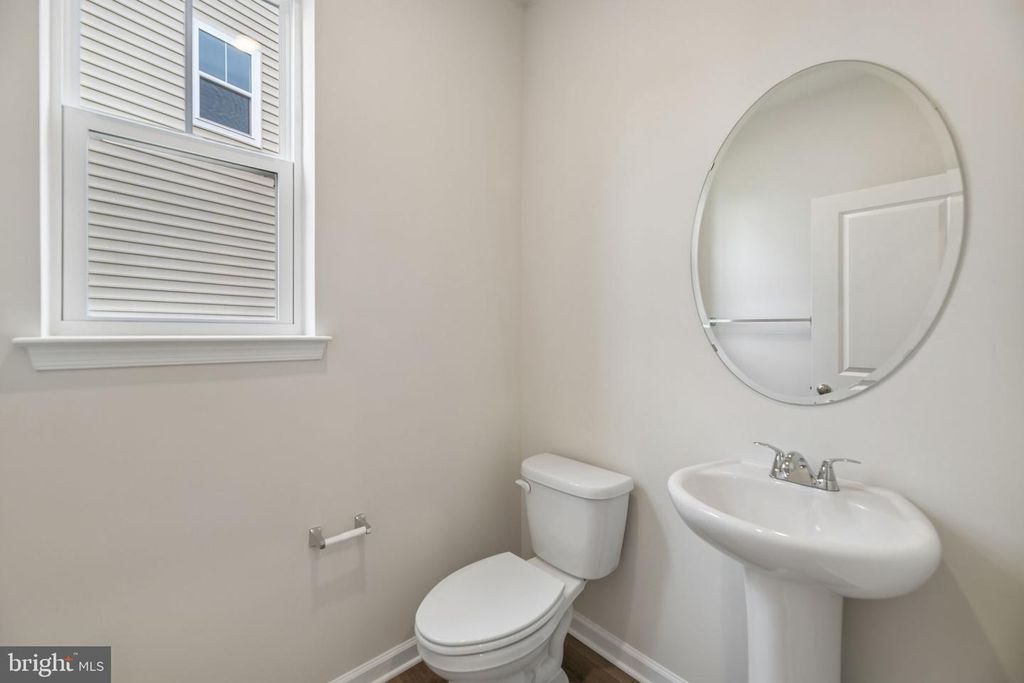 Image 70 of property listing at 9808 STONEHAVEN CT, Waldorf, MD 20601