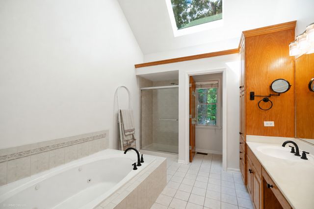 318 Timber Trail, Batavia, IL 60510