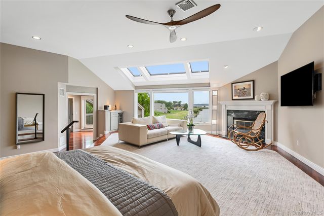 15 Harbour Point Drive, Northport, NY 11768