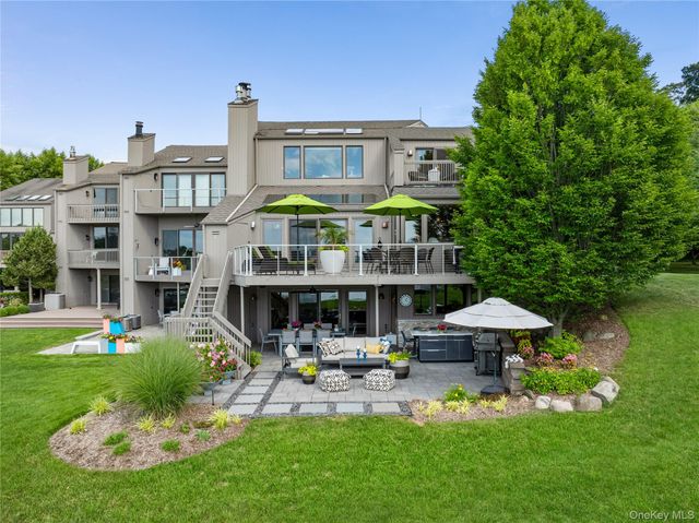 15 Harbour Point Drive, Northport, NY 11768