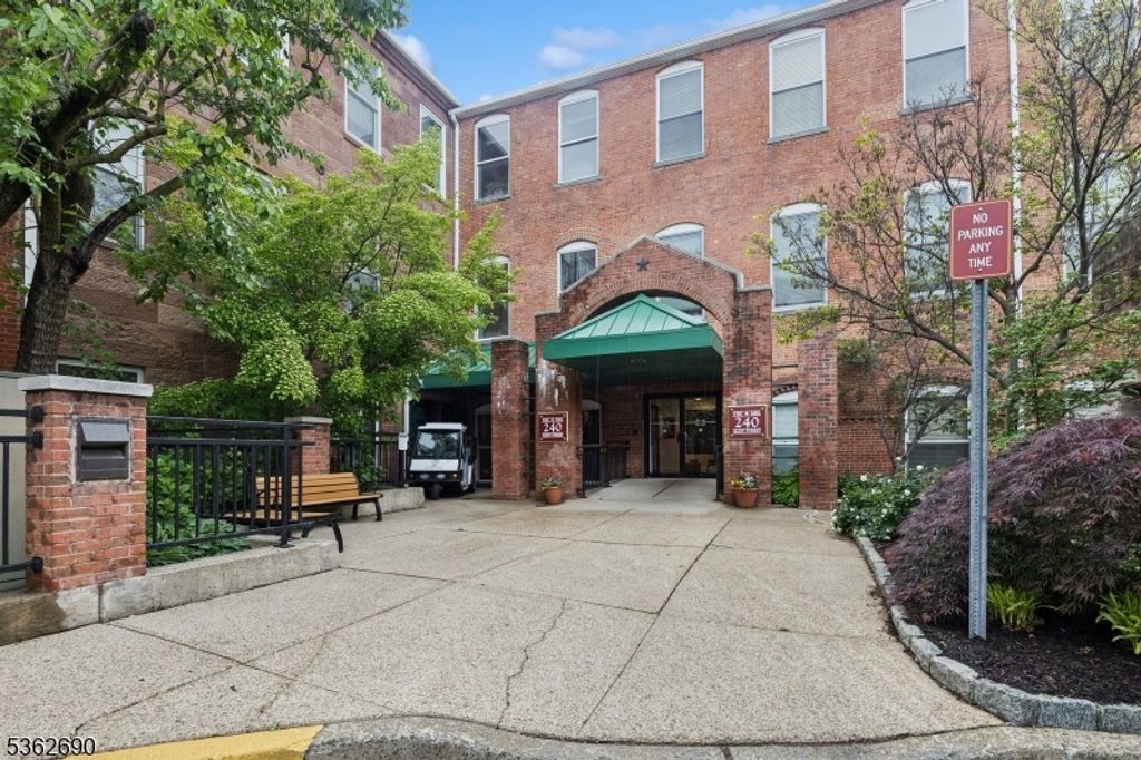 240 Main St 115, Little Falls Twp., NJ 07424