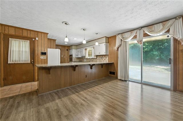 1609 Adrian Drive, Riverdale, GA 30296