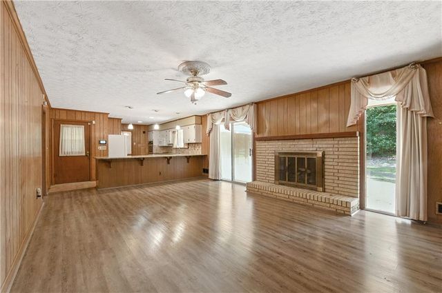 1609 Adrian Drive, Riverdale, GA 30296