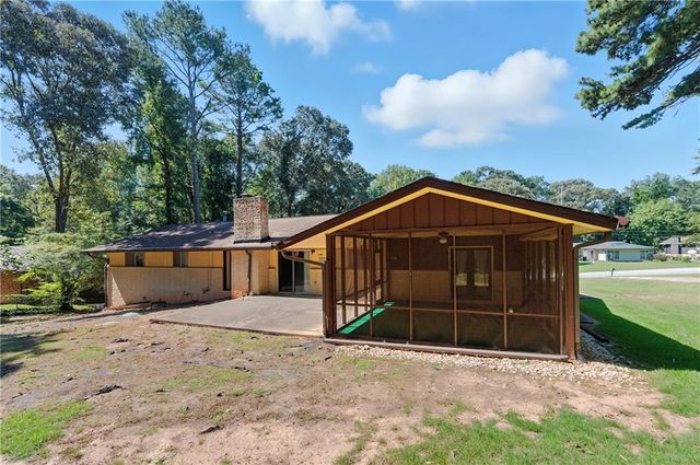 1609 Adrian Drive, Riverdale, GA 30296
