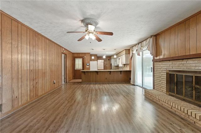 1609 Adrian Drive, Riverdale, GA 30296
