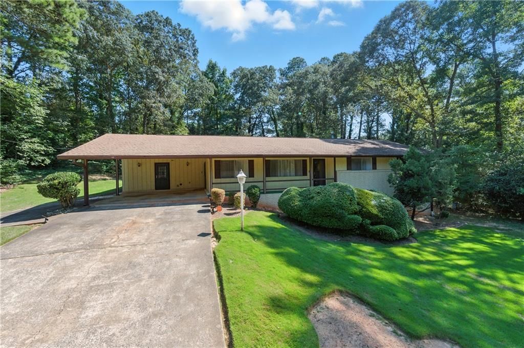 1609 Adrian Drive, Riverdale, GA 30296