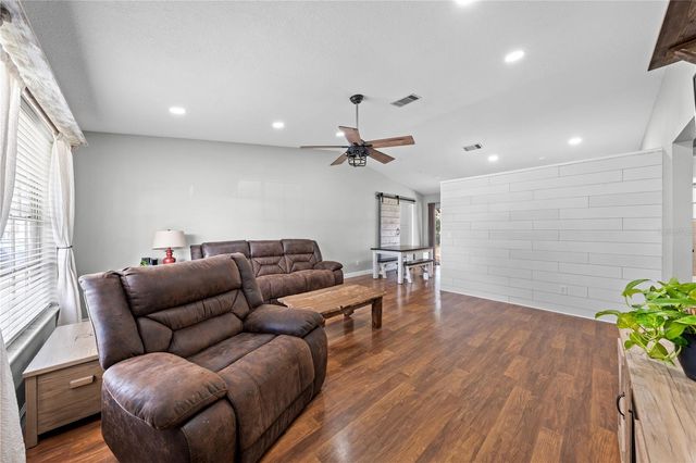 1143 ANNE ELISA CIRCLE, St Cloud, FL 34772