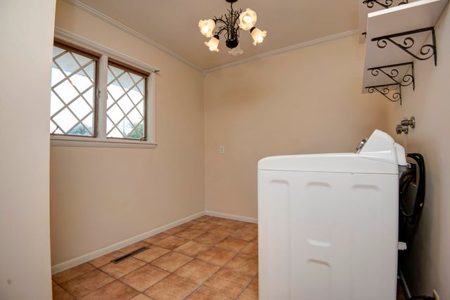 1508 S Essex Road, Springfield, MO 65809