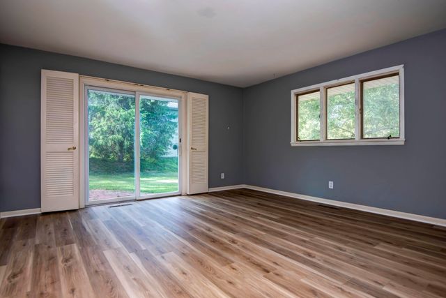 1508 S Essex Road, Springfield, MO 65809