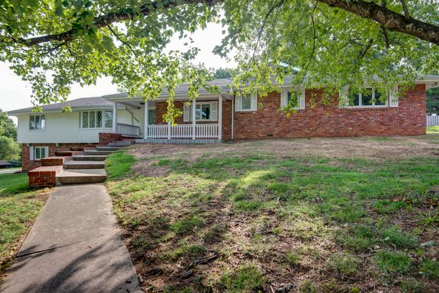 1508 S Essex Road, Springfield, MO 65809