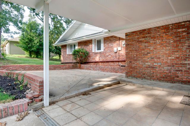 1508 S Essex Road, Springfield, MO 65809
