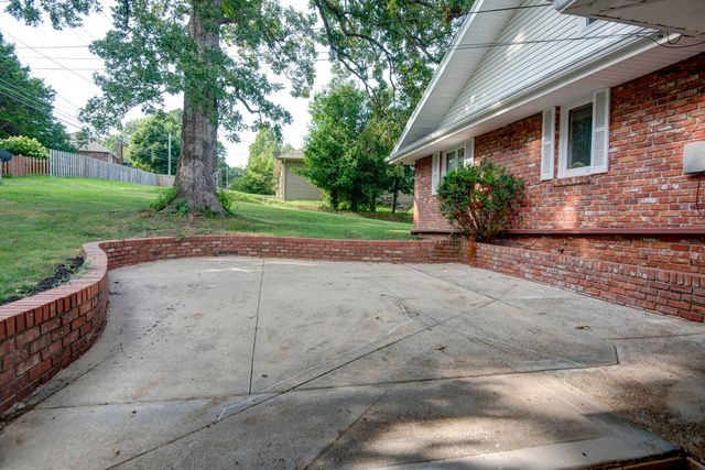 1508 S Essex Road, Springfield, MO 65809