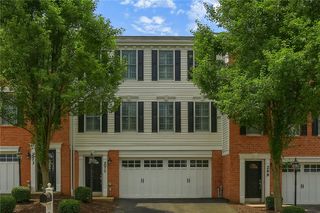 271 Overlook Ct, Robinson Twp, PA 15108