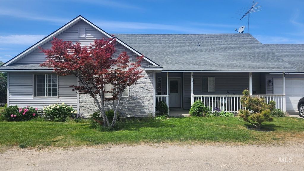 5111 Barnard Ln, Fruitland, ID 83619