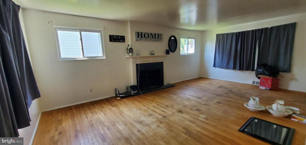 7956 CROSS CREEK DR, Glen Burnie, MD 21061