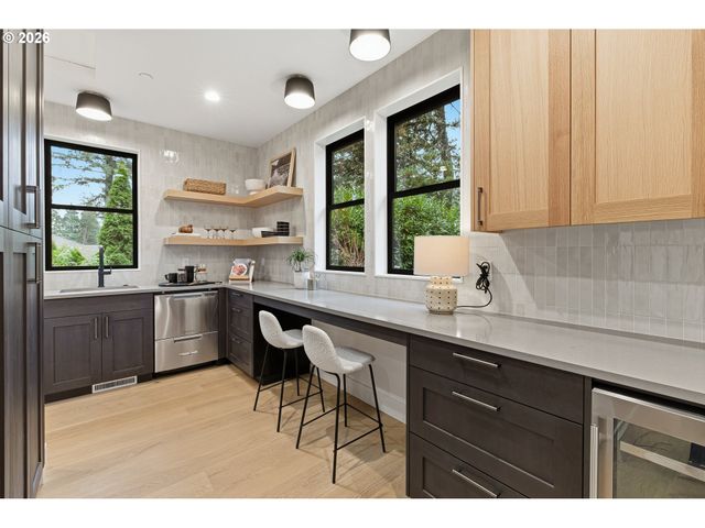 14100 KNAUS Rd, Lake Oswego, OR 97034