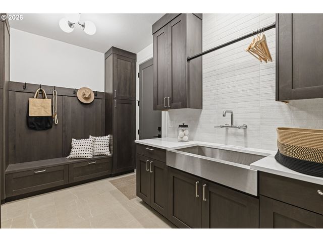 14100 KNAUS Rd, Lake Oswego, OR 97034