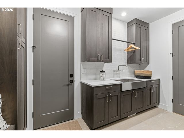 14100 KNAUS Rd, Lake Oswego, OR 97034