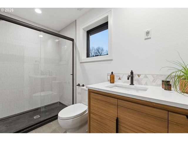 14100 KNAUS Rd, Lake Oswego, OR 97034