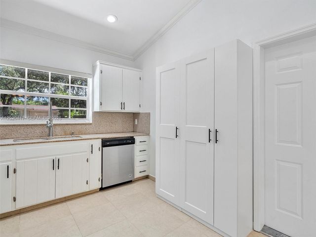 731 Sistina AV 0, Coral Gables, FL 33146