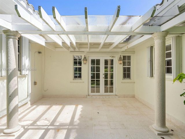 731 Sistina AV 0, Coral Gables, FL 33146