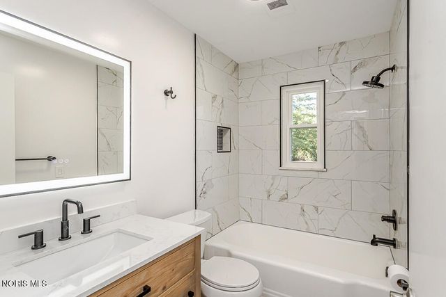 3838 Albon Road, Monclova, OH 43542