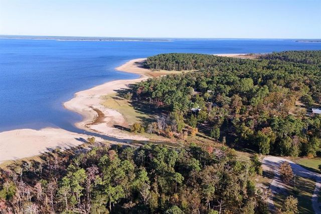 1493 Mollywood Road, Zavalla, TX 75980