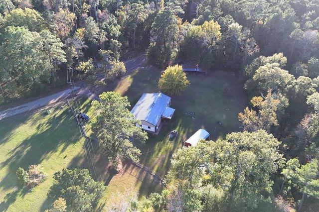 1493 Mollywood Road, Zavalla, TX 75980