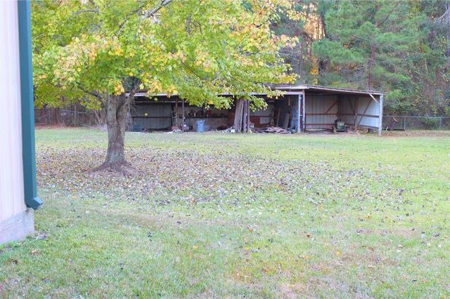 1493 Mollywood Road, Zavalla, TX 75980