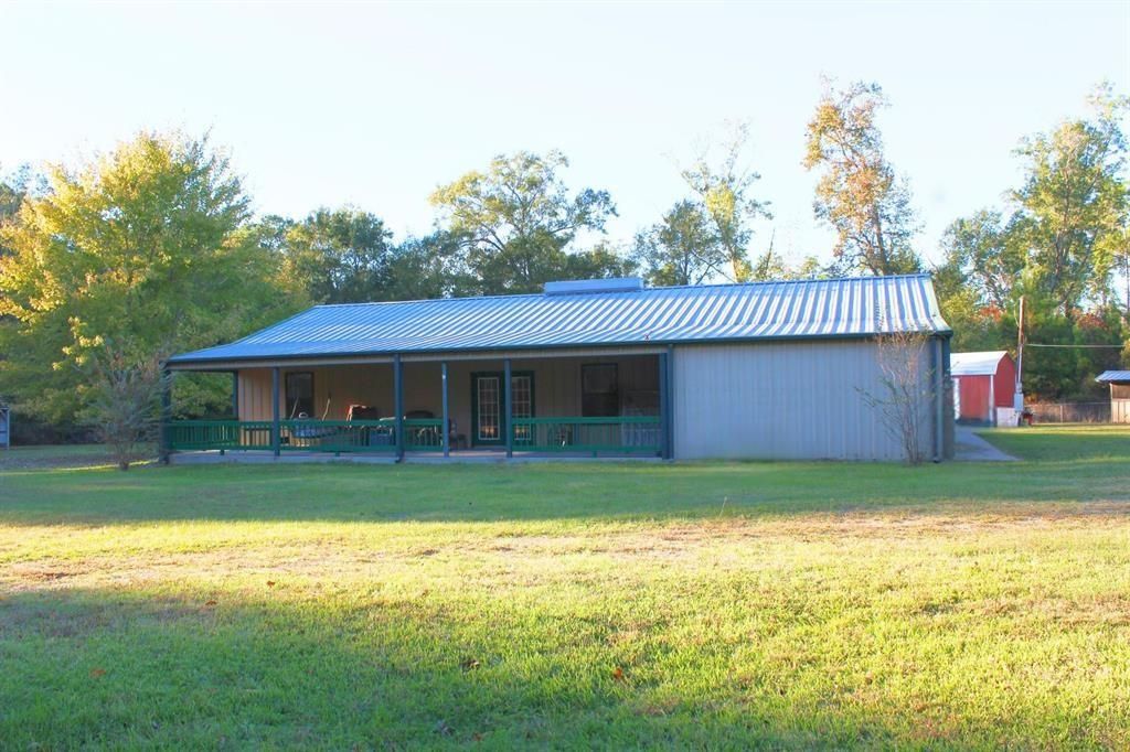 1493 Mollywood Road, Zavalla, TX 75980