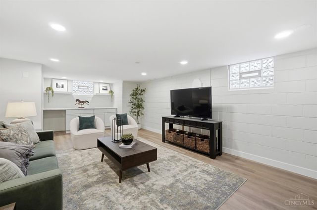 2497 Downing Drive, Cincinnati, OH 45208