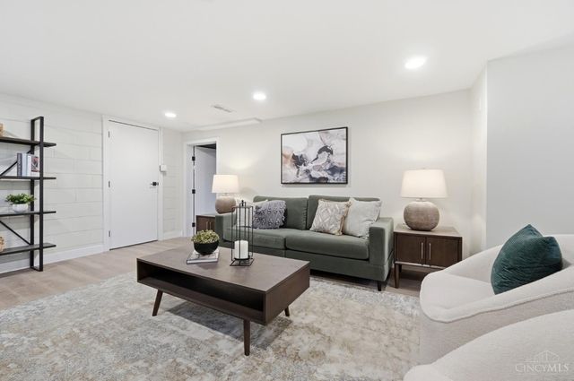 2497 Downing Drive, Cincinnati, OH 45208