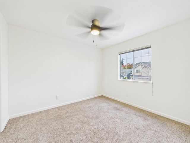 10781 N Windham Bay Circle, Fresno, CA 93730