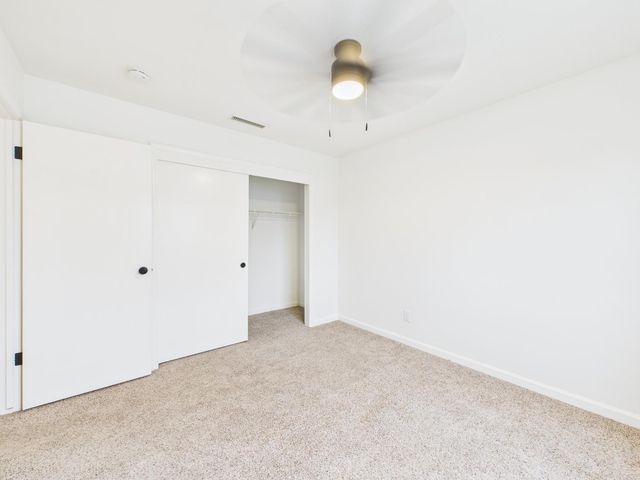 10781 N Windham Bay Circle, Fresno, CA 93730
