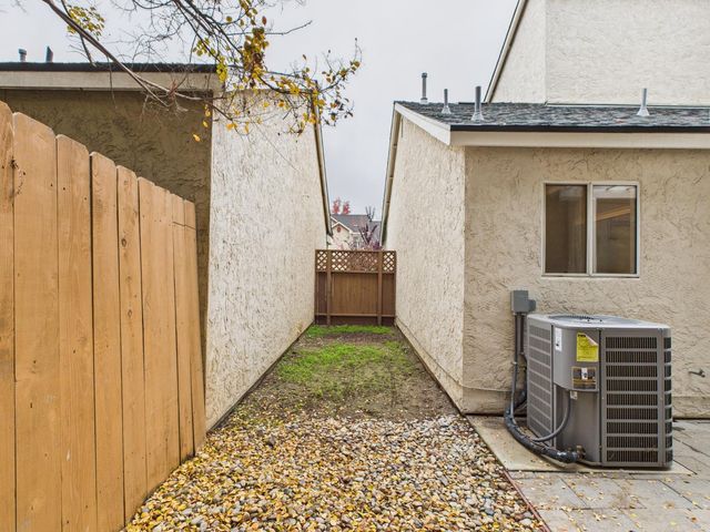 10781 N Windham Bay Circle, Fresno, CA 93730